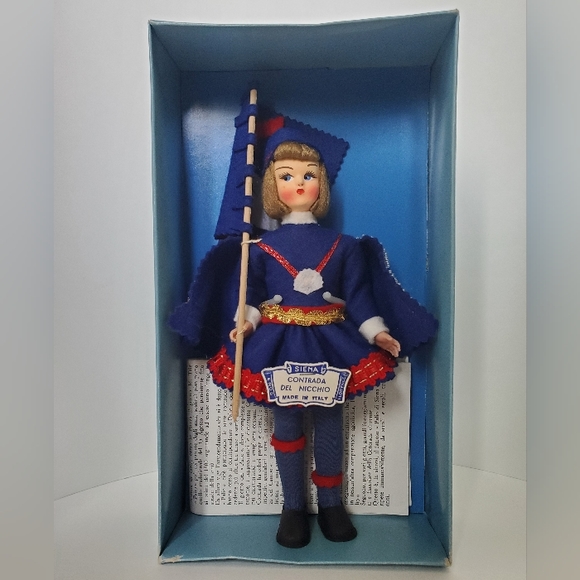 Vintage Siena Doll "Contrada del Nicchio" flagbearer - Picture 2 of 8